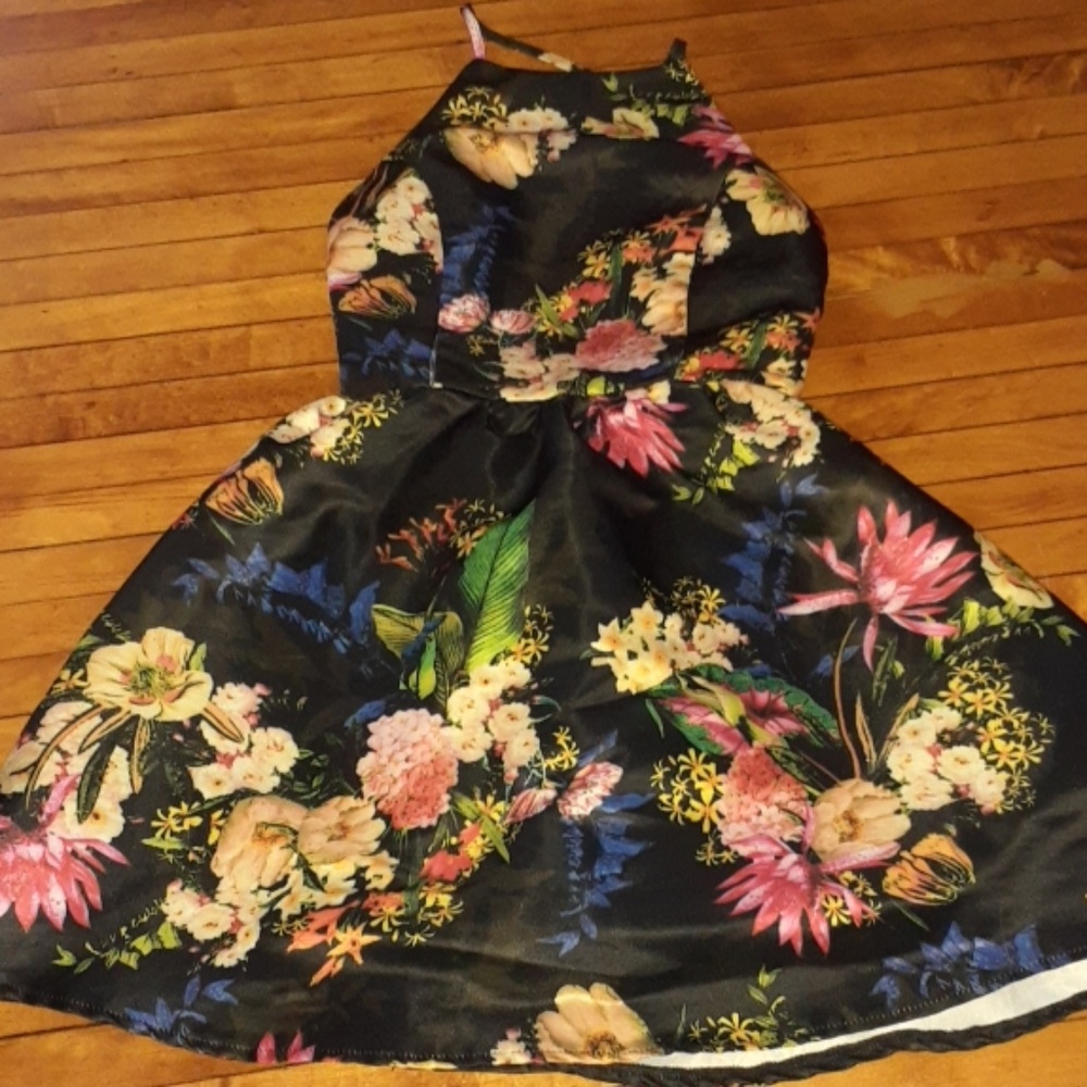 Floral dress - Picture 1 of 2